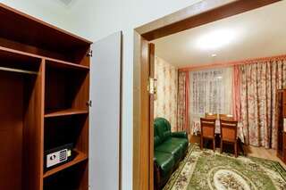 Гостиница Селигер Тверь Улучшенный двухместный номер с 1 кроватью или 2 отдельными кроватями-3